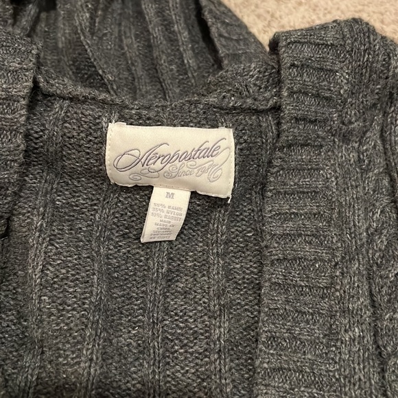 Aeropostale V neck hooded sweater gray medium - Picture 2 of 3